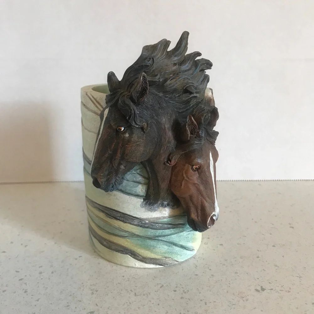 Wild Horses Brown Mustangs 3D Sculpted Heads on Pencil Pen Cup Blue Desk Decor